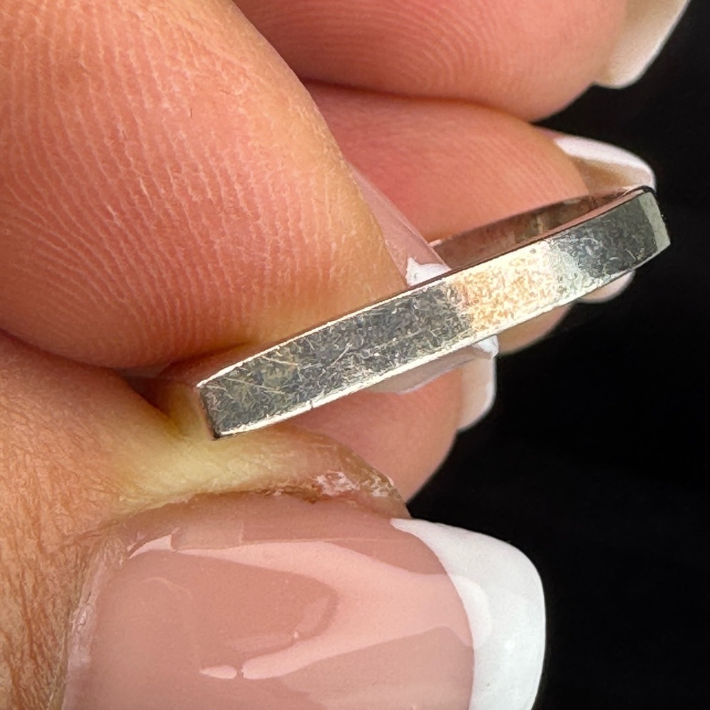 Gucci Silver Minimalist Ring with Geometric Design - Picture 14 of 16